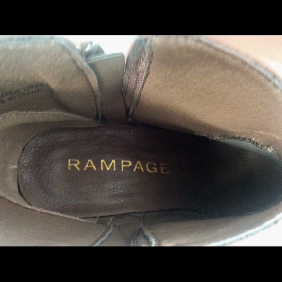 RAMPAGE BROWN ANKLE BOOTS - Size 6M - Picture 5 of 6
